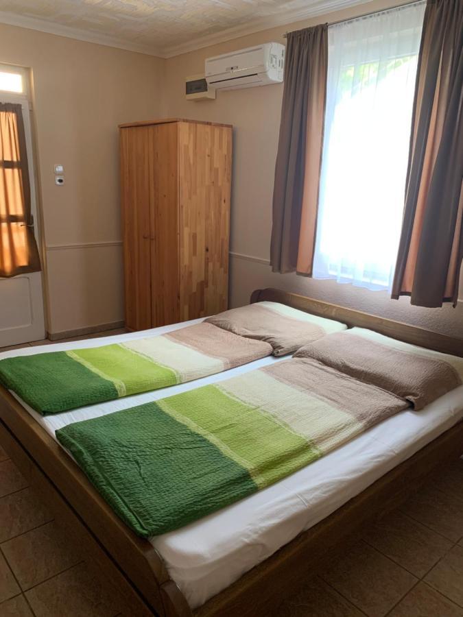 Fenyves Family Rooms And Bungalows Hajduszoboszlo Exterior photo